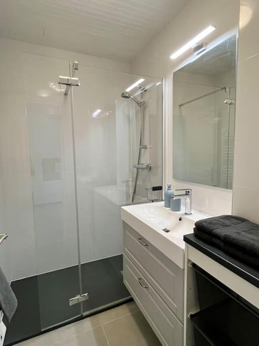 Appartement En Plein Centre Ville Milly-la-Foret Exterior photo