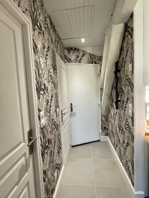 Appartement En Plein Centre Ville Milly-la-Foret Exterior photo